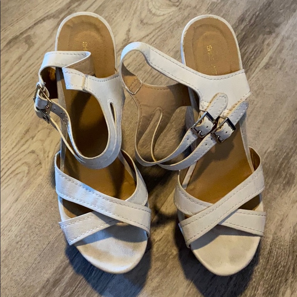 Corked heel size 10, white with silver buckles